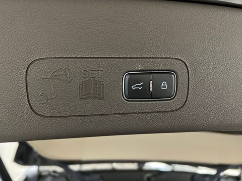Used 2023 Lincoln Aviator AWD w/ Premium Package image 41