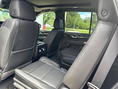 Used 2024 GMC Yukon Denali RWD image 24