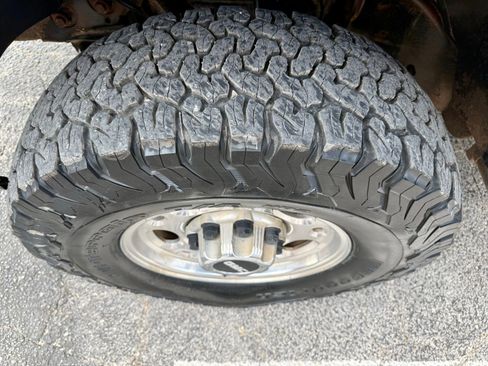 Used 2007 GMC Sierra 2500 SLT w/ Heavy-Duty Power Package image 9