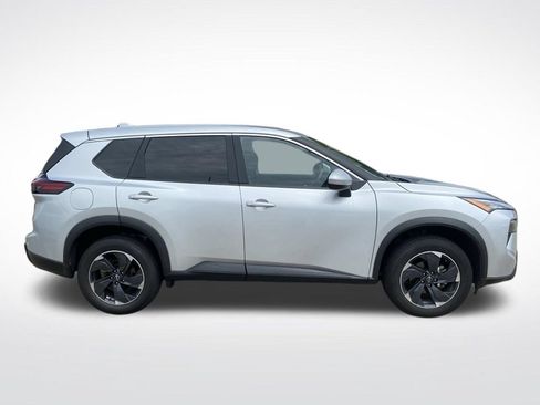 Used 2025 Nissan Rogue SV FWD image 6
