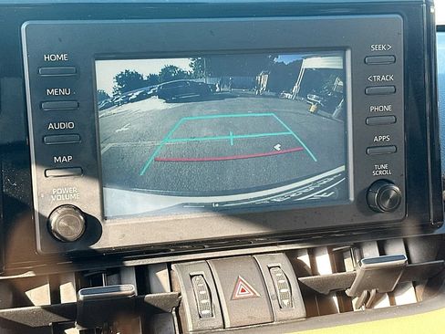 Used 2019 Toyota RAV4 XLE Premium FWD image 13