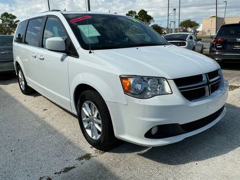 Used 2019 Dodge Grand Caravan SXT image 7