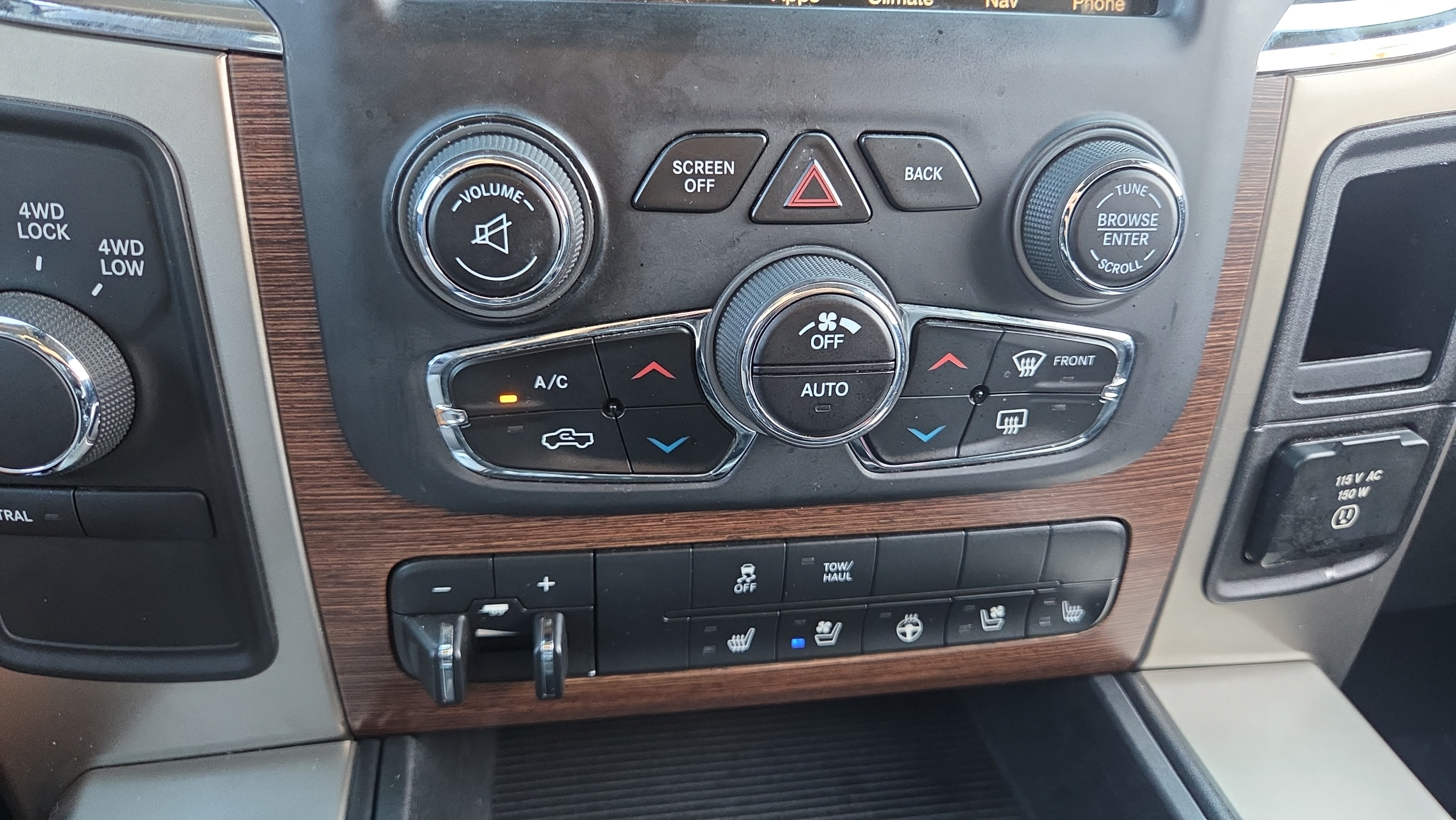 Used 2013 RAM 1500 Laramie w/ Protection Group AWD/4WD image 31