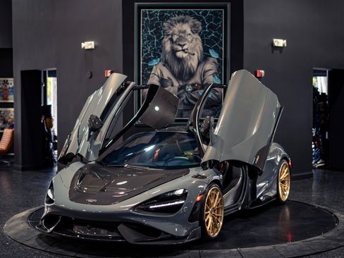 Used 2021 McLaren 765LT RWD image 1