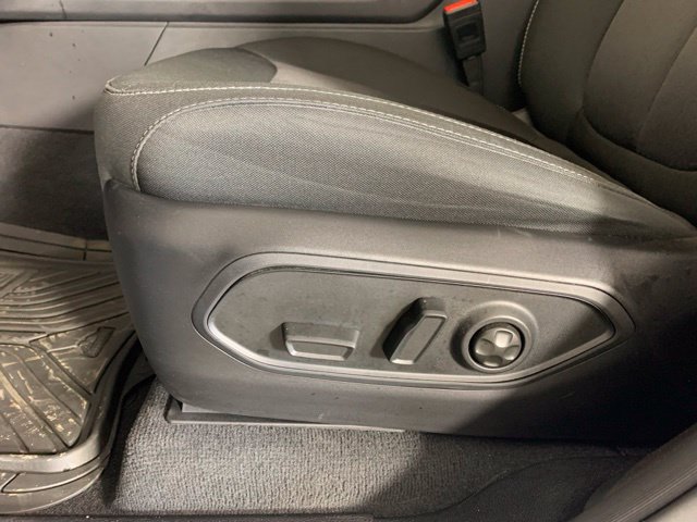 Used 2025 Jeep Grand Cherokee Laredo X w/ Luxury Tech Group I AWD/4WD image 19