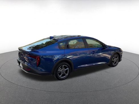 Used 2025 Kia K4 LXS image 15