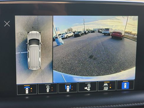 Used 2022 GMC Yukon SLT w/ SLT Premium Package image 23