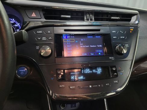 Used 2013 Toyota Avalon XLE Touring FWD image 18