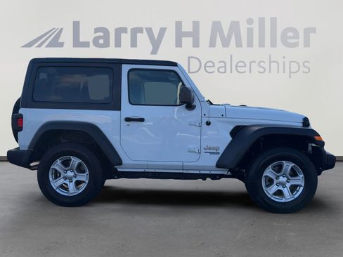 Used 2019 Jeep Wrangler Sport AWD/4WD image 6