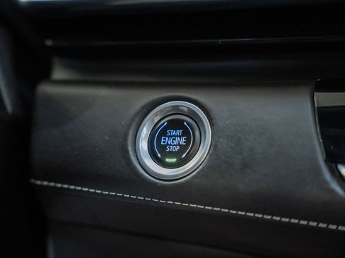 Used 2022 Cadillac Escalade ESV Sport Platinum w/ LPO, ONYX Package image 33