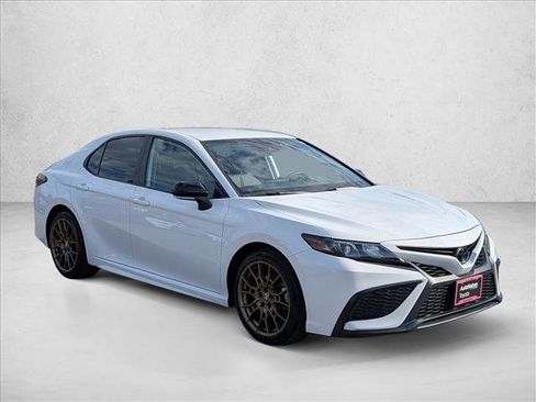 Certified 2024 Toyota Camry SE image 3