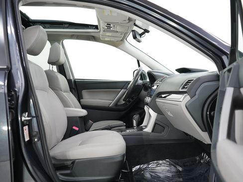 Used 2017 Subaru Forester 2.5i Limited w/ Popular Package #2 AWD/4WD image 11
