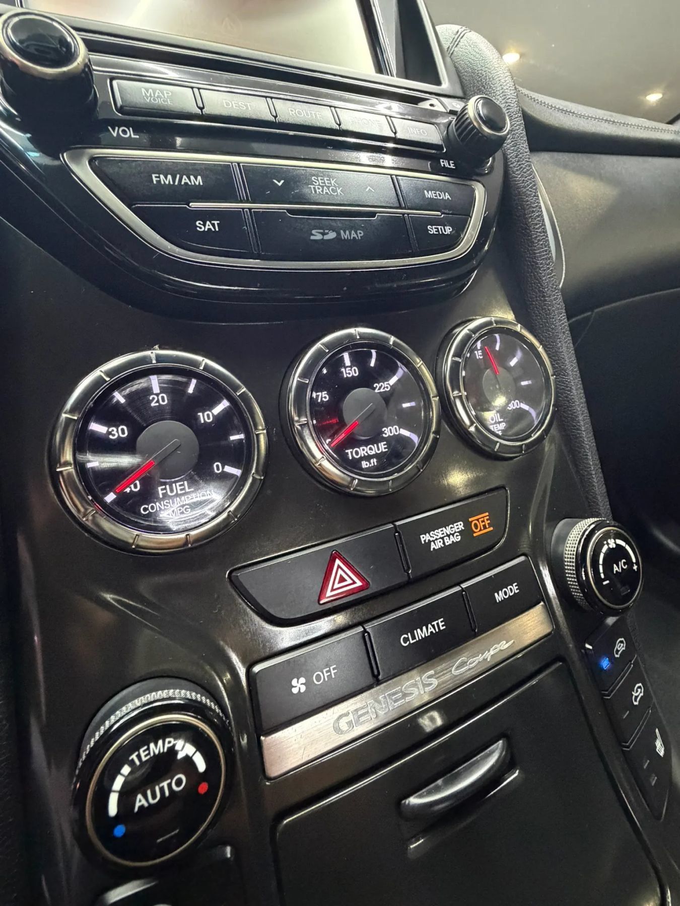 Used 2015 Hyundai Genesis 3.8 RWD image 20