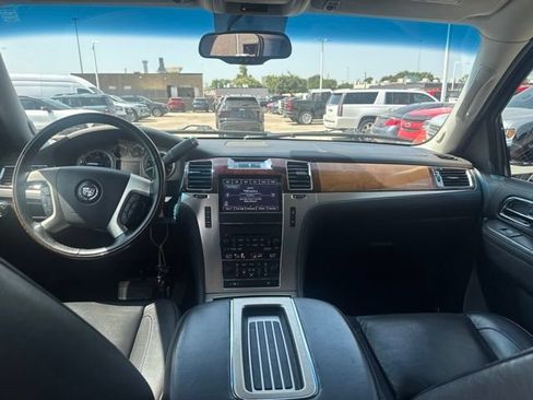 Used 2014 Cadillac Escalade Platinum AWD/4WD image 19