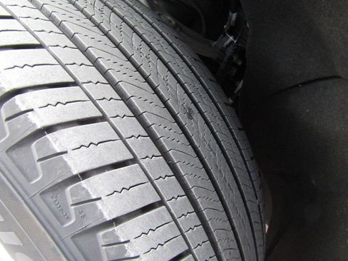 Used 2024 Chevrolet Tahoe LT image 31