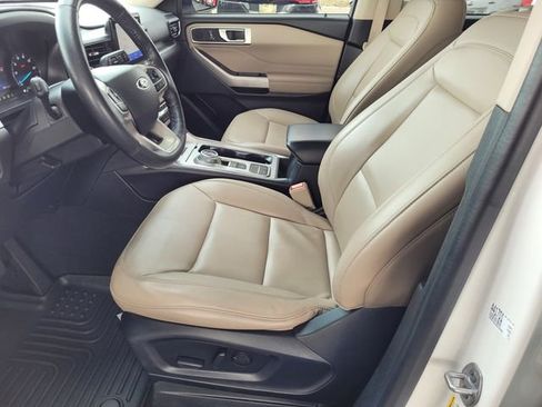 Used 2022 Ford Explorer XLT w/ Equipment Group 202A image 15