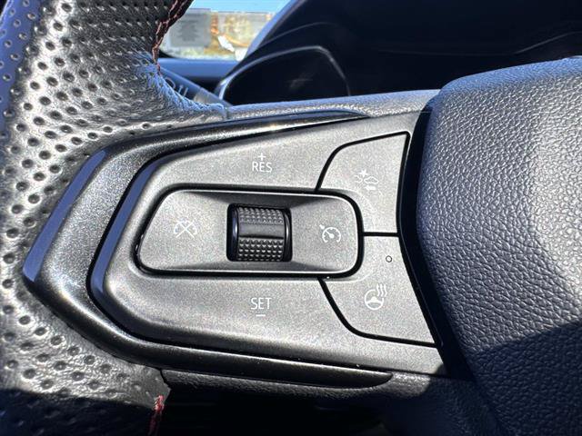 Used 2023 Chevrolet TrailBlazer RS w/ Sun and Liftgate Package AWD/4WD image 14