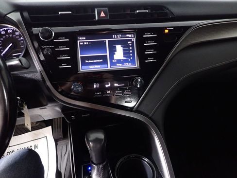 Used 2019 Toyota Camry SE FWD image 28