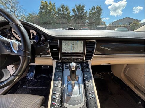 Used 2014 Porsche Panamera 4S image 11