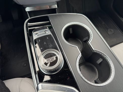 Used 2025 Cadillac Lyriq Sport AWD/4WD image 15