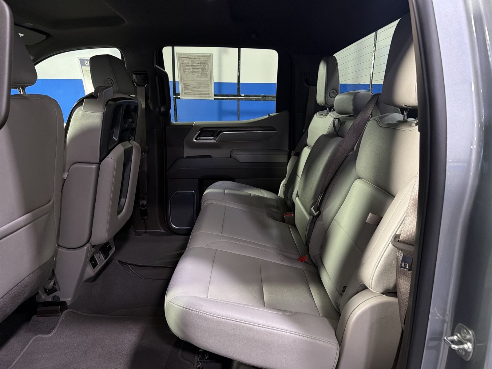 Used 2025 GMC Sierra 1500 SLT AWD/4WD image 27