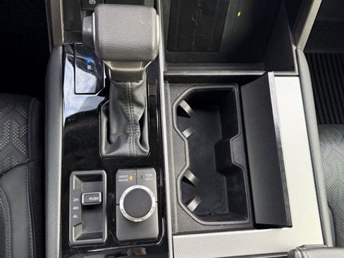 Used 2024 Toyota Sequoia Limited image 28