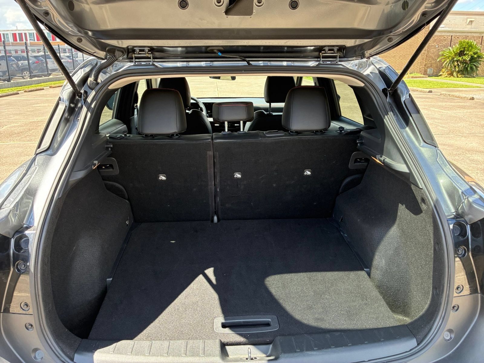 Used 2026 Nissan Kicks SR FWD image 29