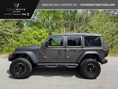 Used 2025 Jeep Wrangler Unlimited Sport image 1