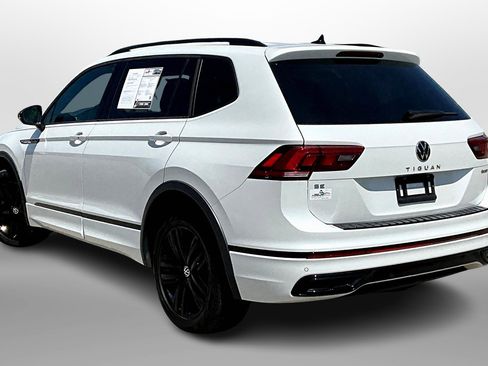 Used 2022 Volkswagen Tiguan SE R-Line image 10