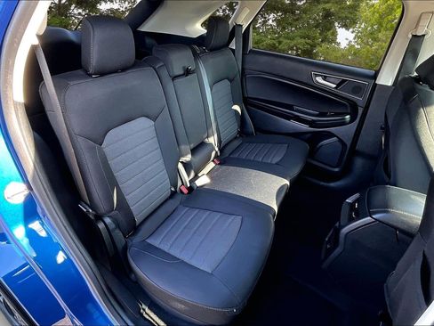 Certified 2022 Ford Edge SE w/ Black Appearance Package image 26