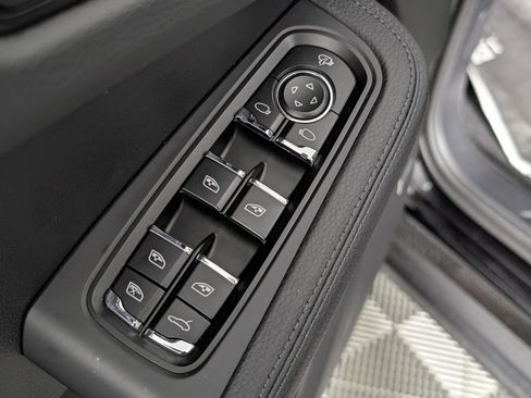 New 2026 Porsche Macan image 26