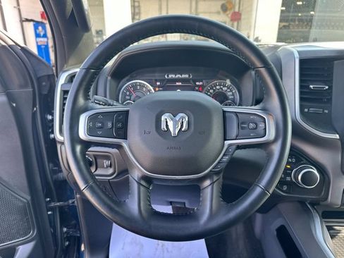 Used 2022 RAM 1500 Big Horn AWD/4WD image 16