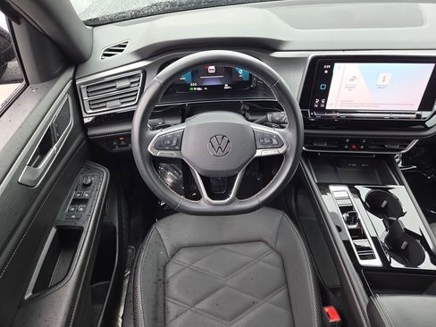 Used 2024 Volkswagen Atlas Cross Sport SE AWD/4WD image 4