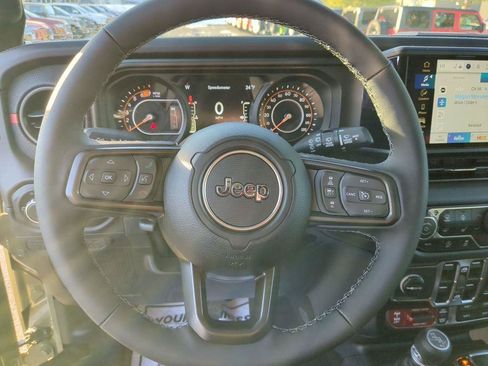 New 2026 Jeep Wrangler Unlimited Rubicon AWD/4WD image 15