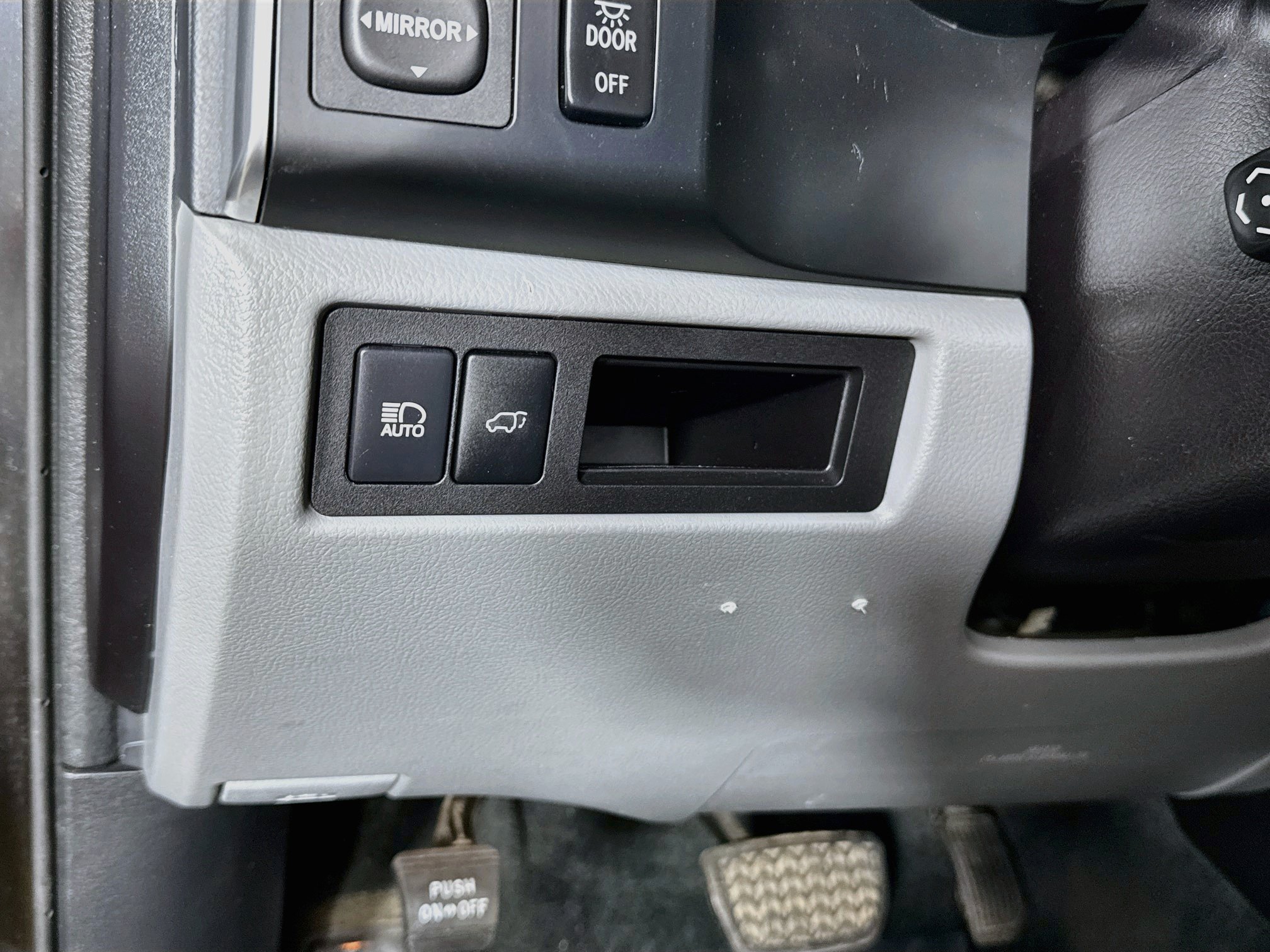 Used 2018 Toyota Sequoia Limited AWD/4WD image 11