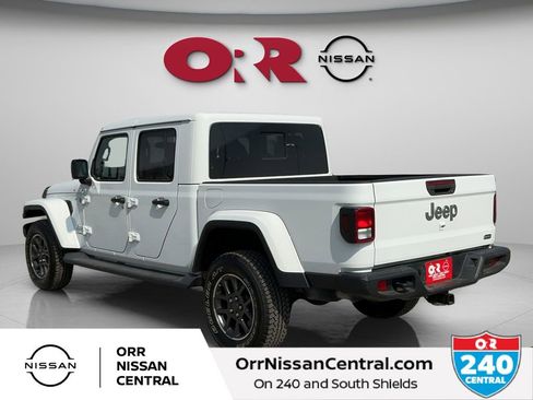 Used 2020 Jeep Gladiator Overland w/ Cold Weather Group AWD/4WD image 7