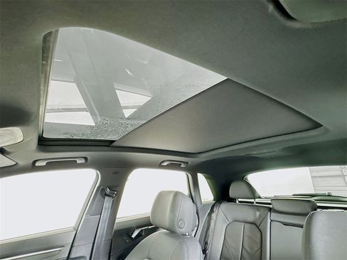 Used 2019 Audi Q3 2.0T Premium Plus image 16