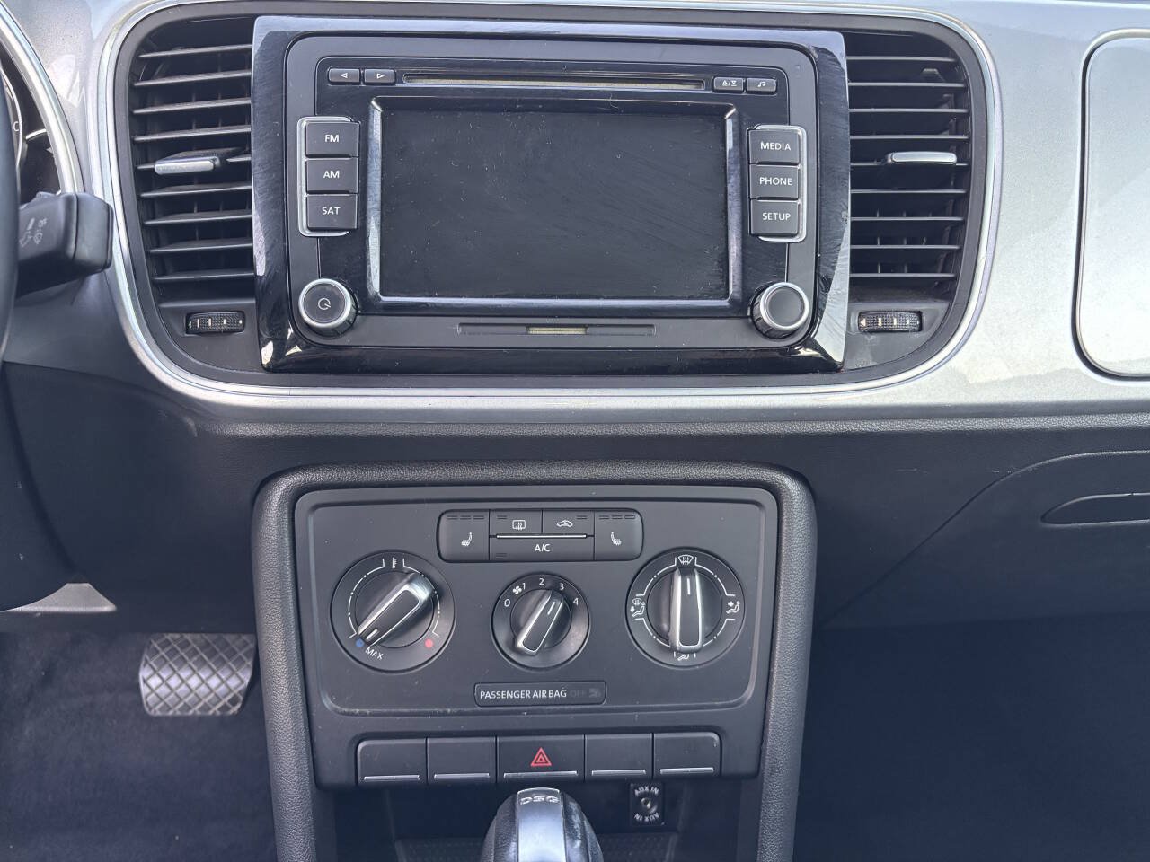 Used 2014 Volkswagen Beetle TDI FWD image 19