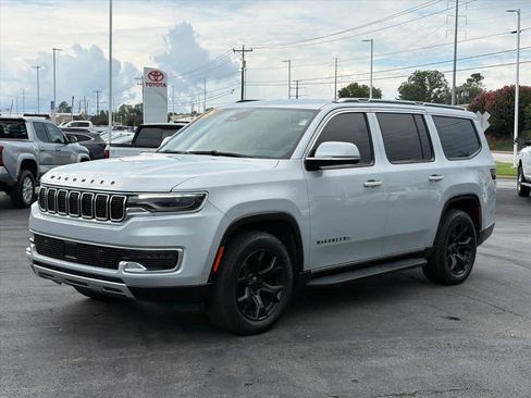Used 2022 Jeep Wagoneer Series II AWD/4WD image 26