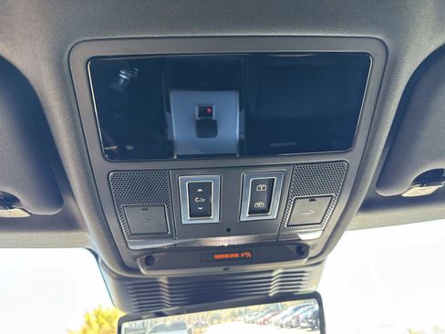 Certified 2025 Land Rover Range Rover Evoque S image 28