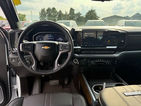 Used 2025 Chevrolet Silverado 2500 High Country w/ High Country Premium Package image 14