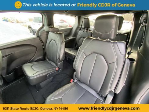 New 2026 Chrysler Pacifica Select AWD/4WD image 11