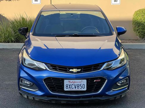 Used 2017 Chevrolet Cruze LT w/ Convenience Package FWD image 5