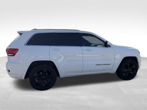 Used 2014 Jeep Grand Cherokee Altitude AWD/4WD image 11