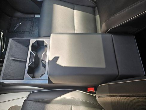 Used 2024 Tesla Cybertruck AWD Crew Cab image 59