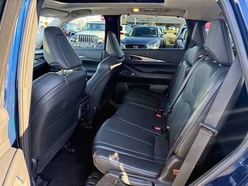 Certified 2025 INFINITI QX60 Luxe image 21