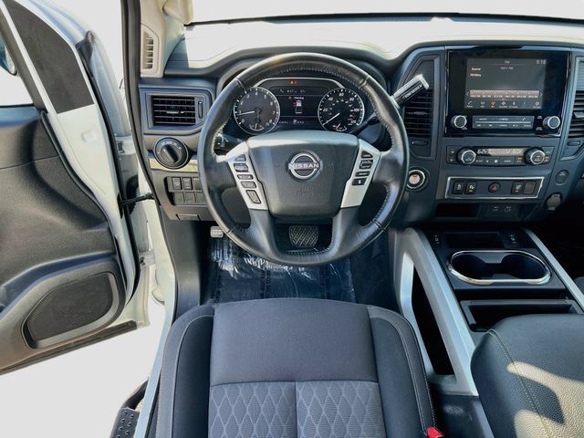 Used 2024 Nissan Titan SV w/ SV Convenience Package RWD image 16