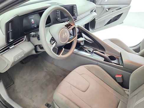 Used 2024 Hyundai Elantra SE image 26