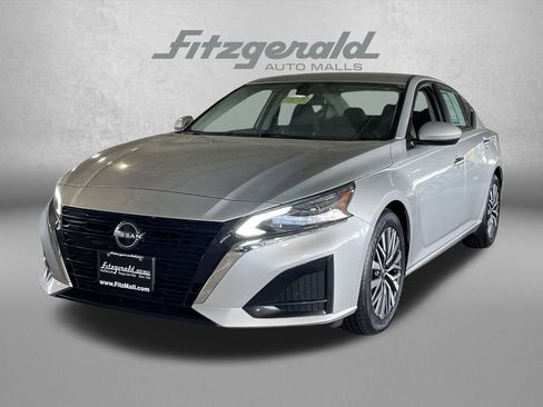 Used 2023 Nissan Altima 2.5 SV image 2