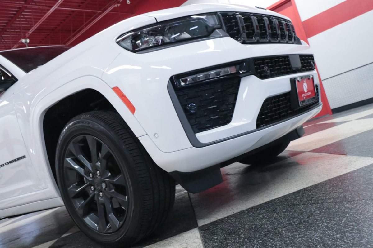 Used 2026 Jeep Grand Cherokee Limited AWD/4WD image 35